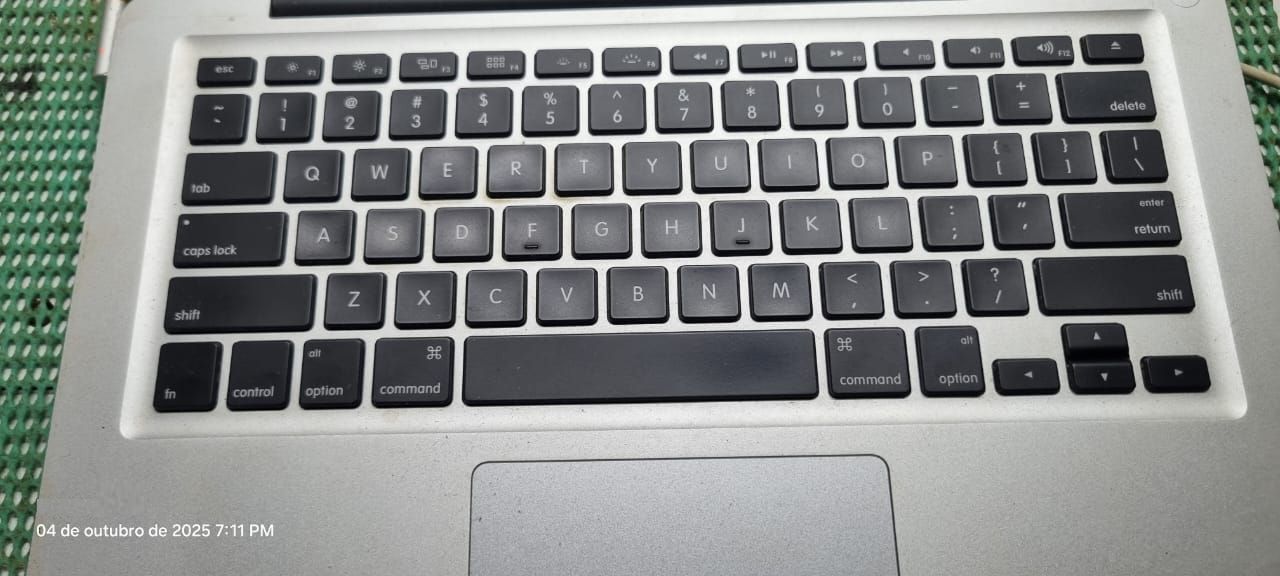 MACBOOK PRO (USADO CONFORME DESCRIÇÃO)